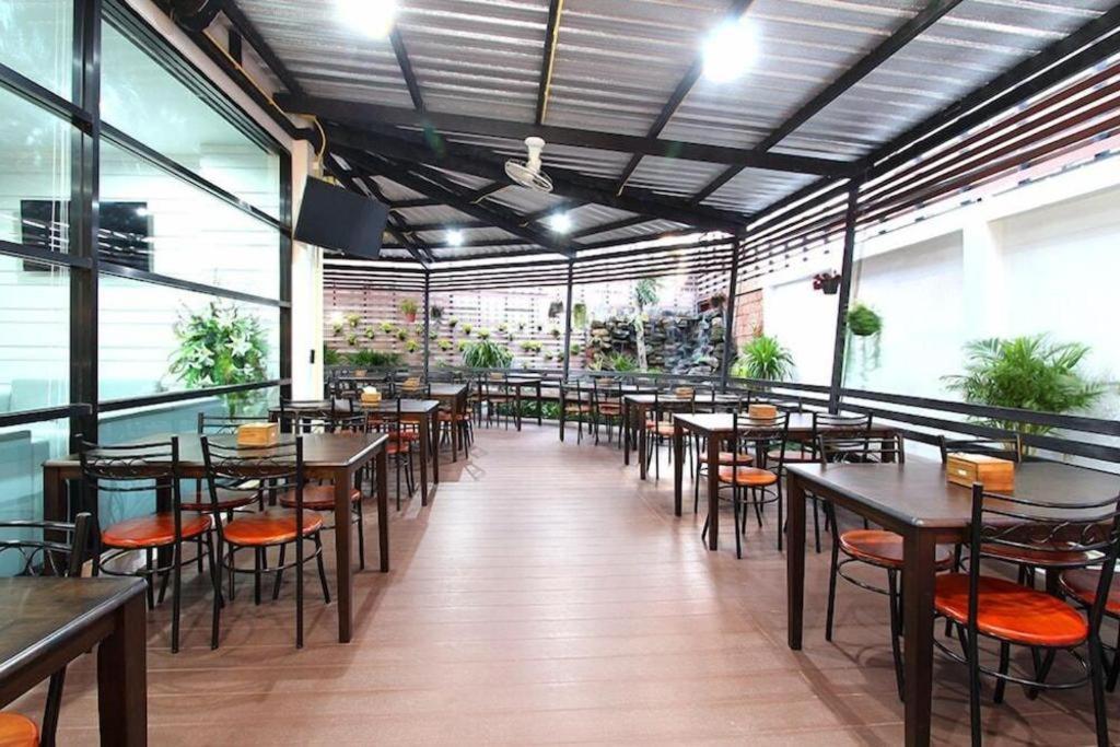 Thanburi Hotel Udon Thani Exterior foto